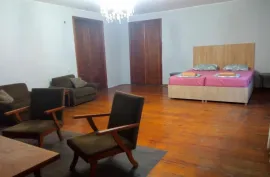 ქირავდება სახლი დღიურად, 2 ოთახიანი, ზუგდიდი, ზუგდიდი