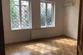 ქირავდება სახლი, 11 ოთახიანი, თბილისი, ვეძისი