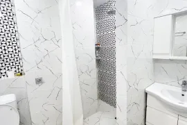 იყიდება ბინა, 1 ოთახიანი, ახალი აშენებული, ბათუმი