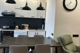 იყიდება ბინა, 4 ოთახიანი, ძველი აშენებული, თბილისი, ვაკე