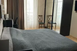 იყიდება ბინა, 4 ოთახიანი, ძველი აშენებული, თბილისი, ვაკე