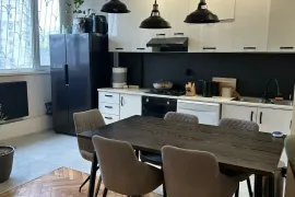 იყიდება ბინა, 4 ოთახიანი, ძველი აშენებული, თბილისი, ვაკე