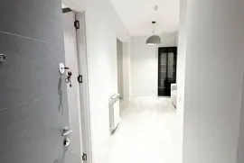 ქირავდება ბინა, 2 ოთახიანი, ძველი აშენებული, თბილისი, ვაკე