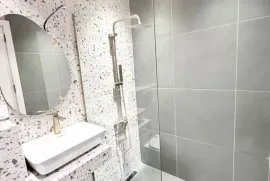 ქირავდება ბინა, 2 ოთახიანი, ძველი აშენებული, თბილისი, ვაკე