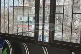 იყიდება ბინა, 3 ოთახიანი, ძველი აშენებული, თბილისი, ვარკეთილი