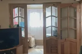 იყიდება ბინა, 3 ოთახიანი, ძველი აშენებული, თბილისი, ვარკეთილი