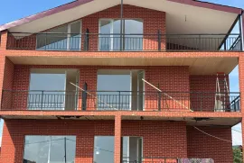 ხის  ჭერი აშიპკის გაკვრა 