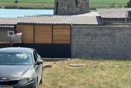 ხის  ჭერი აშიპკის გაკვრა 