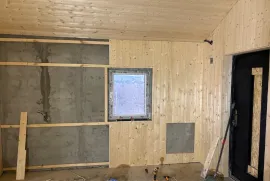 ხის  ჭერი აშიპკის გაკვრა 