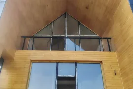 ხის  ჭერი აშიპკის გაკვრა 