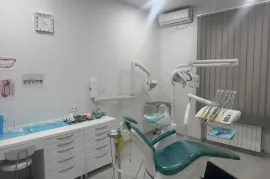 იყიდება, უნივერსალური კომერციული  ფართი, აღმაშენებლის დასახლება