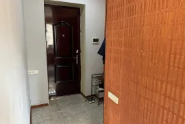 Аренда, 2 Kомнатная, Старое здание, Тбилиси, saburtalo