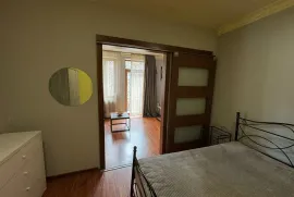 Аренда, 2 Kомнатная, Старое здание, Тбилиси, saburtalo