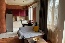 Аренда, 2 Kомнатная, Старое здание, Тбилиси, saburtalo