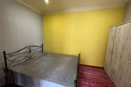 Аренда, 2 Kомнатная, Старое здание, Тбилиси, saburtalo