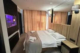 ქირავდება ბინა დღიურად, 2 ოთახიანი, ახალი აშენებული, თბილისი, ორთაჭალა