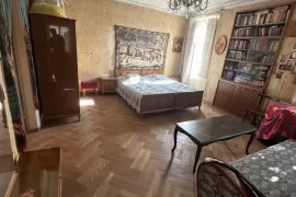 Apartment for sale, 3 Room, Old building, Tbilisi, Chugureti