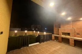 იყიდება სახლი, 11 ოთახიანი, თბილისი, დიდი დიღომი