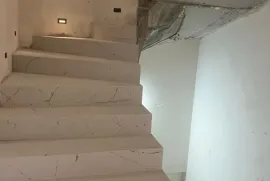 იყიდება სახლი, 11 ოთახიანი, თბილისი, დიდი დიღომი