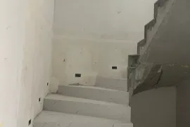 იყიდება სახლი, 11 ოთახიანი, თბილისი, დიდი დიღომი