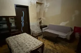 Аренда, 3 Kомнатная, Старое здание, Тбилиси, Дидубе
