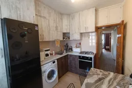 იყიდება ბინა, 3 ოთახიანი, ძველი აშენებული, თბილისი, დიდუბე