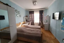 იყიდება ბინა, 3 ოთახიანი, ძველი აშენებული, თბილისი, დიდუბე