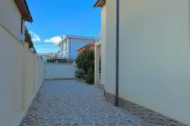 ქირავდება სახლი, 10 ოთახიანი, თბილისი, დიღომი 1-9