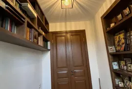 იყიდება სახლი, 5 ოთახიანი, თბილისის შემოგარენი, წყნეთი