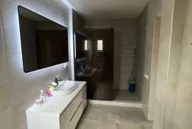 იყიდება სახლი, 5 ოთახიანი, თბილისის შემოგარენი, წყნეთი