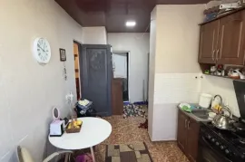 Продается квартира, 3 Kомнатная, Старое здание, Рустави, Новый Рустави