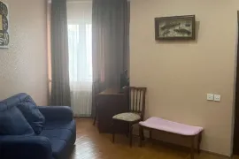 იყიდება ბინა, 9 ოთახიანი, ძველი აშენებული, თბილისი, საბურთალო