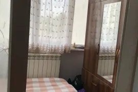 იყიდება ბინა, 3 ოთახიანი, ძველი აშენებული, თბილისი, საბურთალო