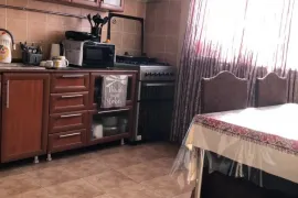 იყიდება ბინა, 3 ოთახიანი, ძველი აშენებული, თბილისი, საბურთალო