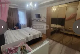 Продается квартира, 4 Kомнатная, Старое здание, Кутаиси, Застава