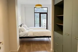 ქირავდება ბინა, 5 ოთახიანი, ახალი აშენებული, თბილისი, ვაკე