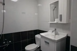 ქირავდება ბინა, 2 ოთახიანი, ძველი აშენებული, ქუთაისი, აღმაშენებლის დასახლება