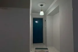 ქირავდება ბინა, 2 ოთახიანი, ძველი აშენებული, ქუთაისი, აღმაშენებლის დასახლება