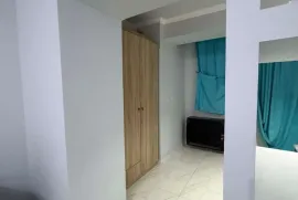 ქირავდება ბინა, 2 ოთახიანი, ძველი აშენებული, ქუთაისი, აღმაშენებლის დასახლება