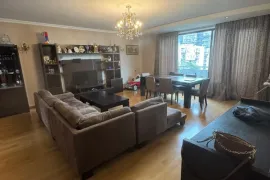 Продается квартира, 4 Kомнатная, Старое здание, Тбилиси, Мухиани