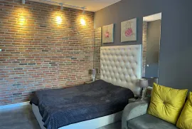 Аренда, 1 Kомнатная, Старое здание, Тбилиси, Сололаки