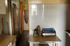 For Rent, 3 Room, Old building, Tbilisi, saburtalo