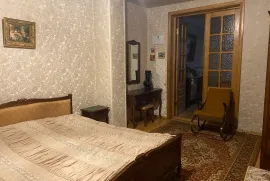 For Rent, 4 Room, Old building, Tbilisi, saburtalo