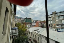 იყიდება ბინა, 4 ოთახიანი, ძველი აშენებული, თბილისი, ვერა