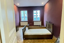 იყიდება ბინა, 4 ოთახიანი, ძველი აშენებული, თბილისი, ვერა