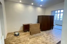 იყიდება ბინა, 4 ოთახიანი, ძველი აშენებული, თბილისი, ვერა