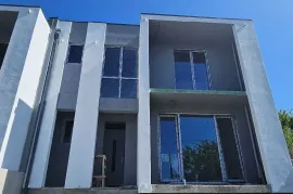 იყიდება სახლი, 5 ოთახიანი, თბილისი, მუხიანი