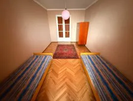 ქირავდება ბინა, 3 ოთახიანი, ძველი აშენებული, გორი