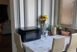 იყიდება ბინა, 3 ოთახიანი, ძველი აშენებული, თბილისი, ვაჟა ფშაველას კვარტლები