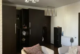 იყიდება ბინა, 3 ოთახიანი, ძველი აშენებული, თბილისი, ვაჟა ფშაველას კვარტლები